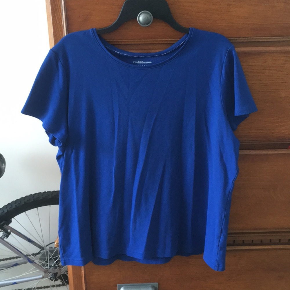 Tee - Picture 1 of 1